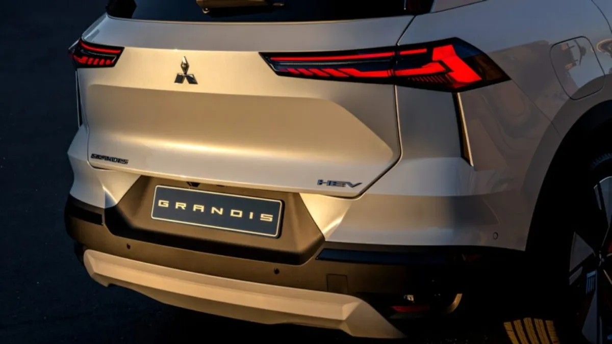 2026 Mitsubishi Grandis Hybrid SUV